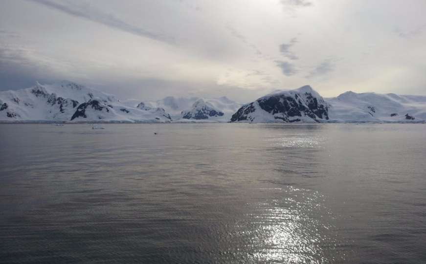 Antarktika: Sve više blistavo plavih jezera