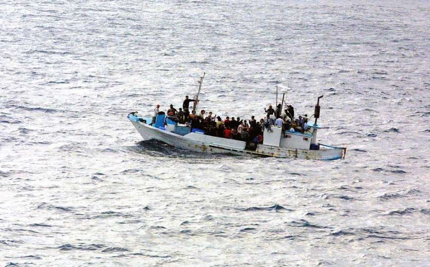 Italijanska obalska straža spasila 534 migranta, za pet njih bilo prekasno