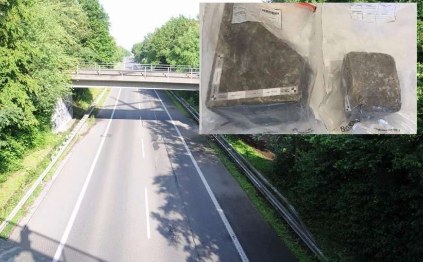 Horor na autoputu: S mosta bacali betonske komade na automobile, poginula žena