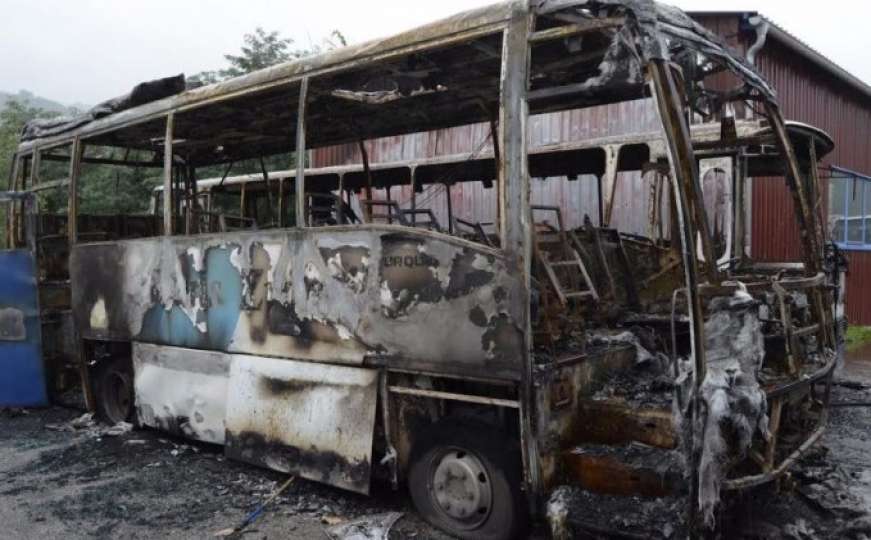 Potočari: Dva autobusa izgorjela nakon što je grom udario u rezervoar