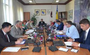 Saznajte iznose i uslove: Odobrena sredstva za zapošljavanje 475 pripravnika