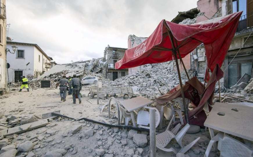 Tokom noći zabilježeno 57 potresa, minimalno 267 mrtvih