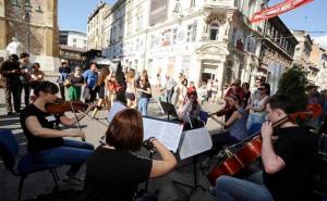 Mala kućna muzika: Naručite kamerni ansambl da dođe u vaš dom