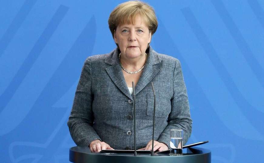 Angela Merkel odgađa odluku o kandidaturi