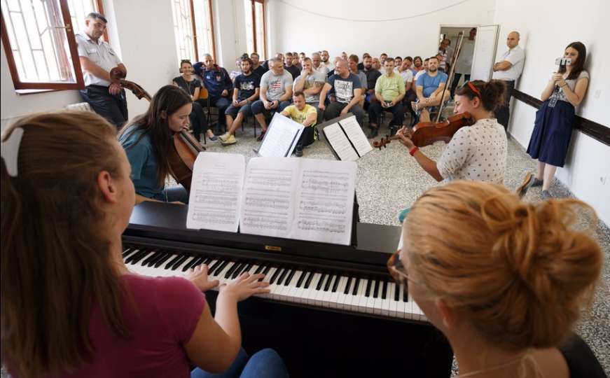 SCMF bez granica: U zatvoru u Blažuju održan koncert umjetničke muzike 