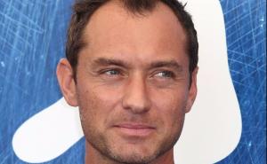 Jude Low na Venecijanskom filmskom festivalu predstavio 'The Young Pope'