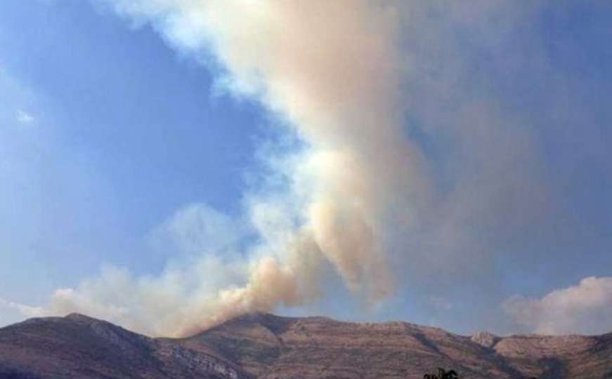 Požar na Leotaru aktivan i jutros: Borba s vatrom i u općini Neum
