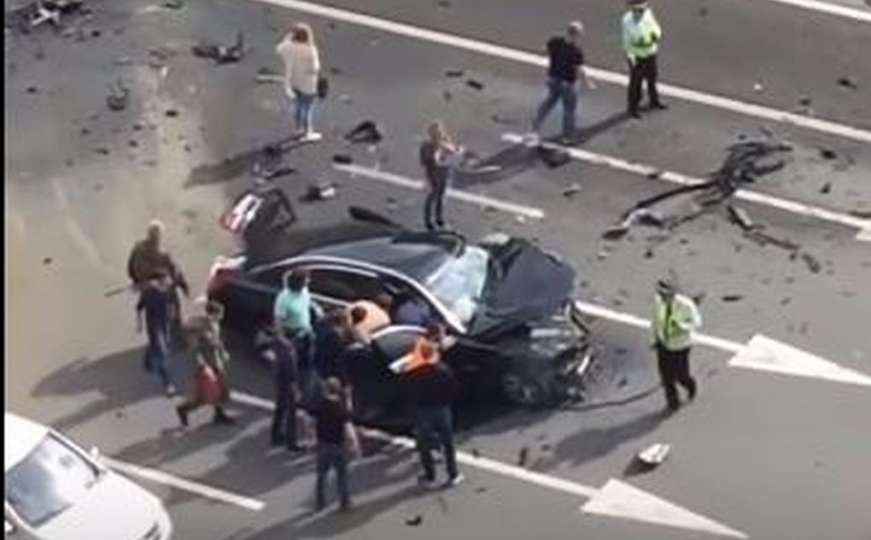 Kamere snimile tešku nesreću Putinovog vozača u predsjedničkom BMW-u