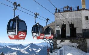 110 ljudi zaglavljeno na žičari na Alpama