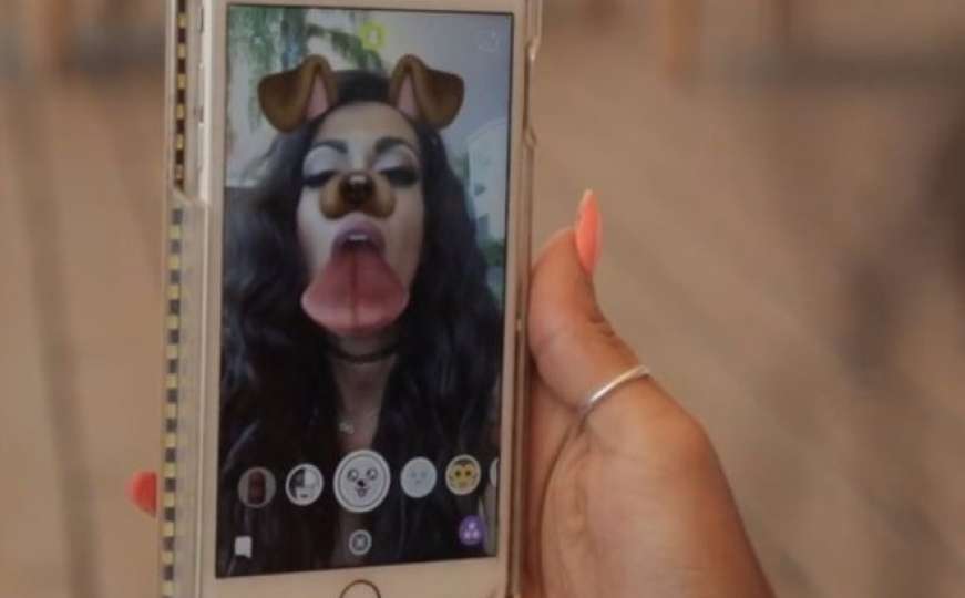 Isprobavala 'pseće' filtere na Snapchatu pa joj dečko donio posudicu s vodom