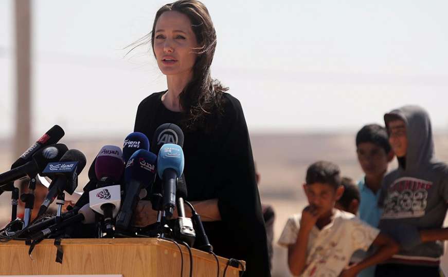 Angelina Jolie: Srce mi se cijepa zbog djece u kampu