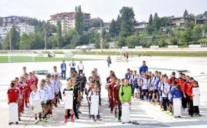 Dječijom fudbalskom ligom otvoren novi teren s umjetnom travom 