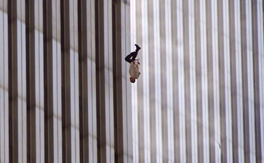 Misterija fotografije čovjeka u padu s nebodera nakon napada na WTC
