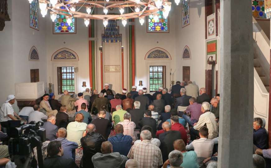 Bajram-namaz u Ferhadija džamiji: Podijelite danas radost s drugima!