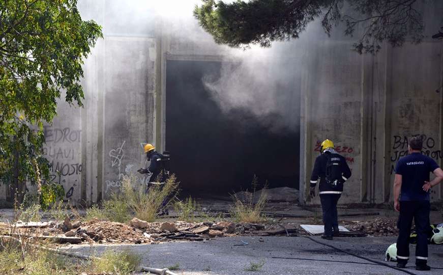 Požar u napuštenoj zgradi Fabrike duhana Mostar