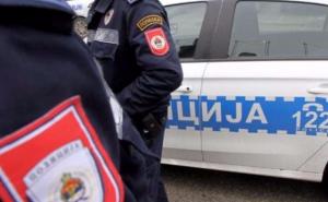 Izvršili razbojništvo, ukrali automobil i izazvali saobraćajku