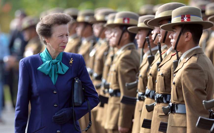 Kćerka kraljice Elizabethe otkazala službeni put zbog bolesti