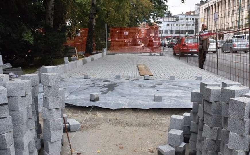 Nastavljeni radovi na rekonstrukciji pločnika ispred zgrade Predsjedništva BiH
