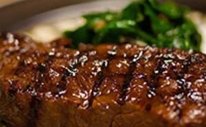 Govedina na žaru sa špinatom i umakom od hrena