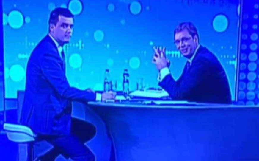 Kako su kamermani prekinuli Vučića u razgovoru