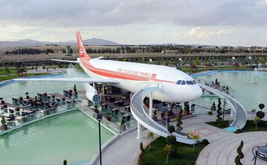 Turistička atrakcija: Stari putnički avion pretvoren u jedinstveni restoran