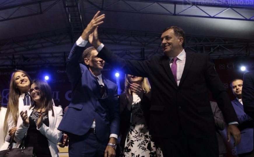 Dodik i SNSD večeras slave na Palama