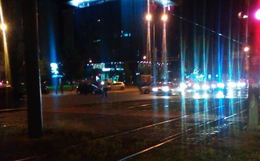 U sudaru tri vozila na Alipašinom Polju povrijeđene dvije osobe