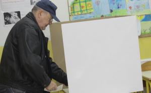 Glasače u BiH kupuju baklavama, čokoladom, brašnom...