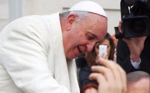 Papa Franjo: U molitvama i duhom uz narod Sirije 