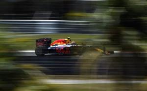Malezija: Dvostruka pobjeda Red Bulla, Ricciardo prvi, Hamilton tragičar