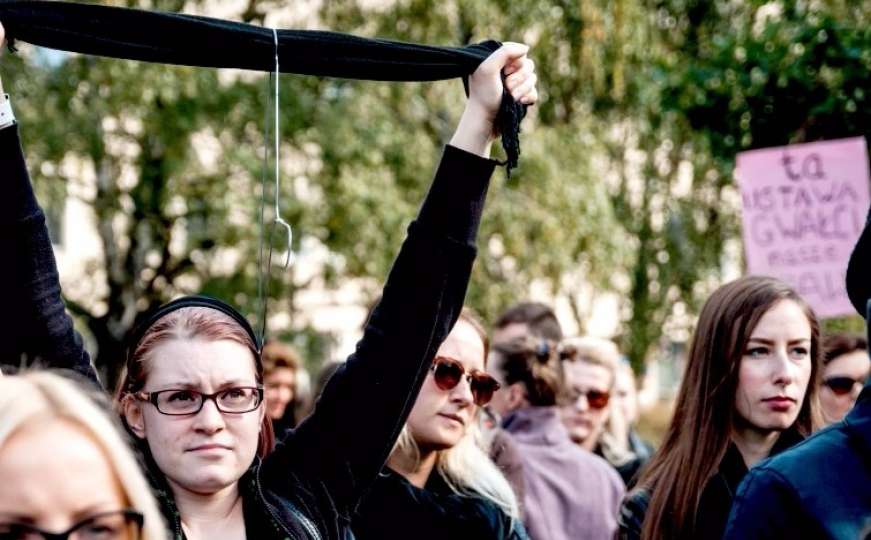 Žene u Poljskoj stupile u generalni štrajk