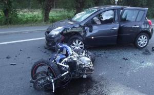 U saobraćajnoj nesreći teško povrijeđen motociklista