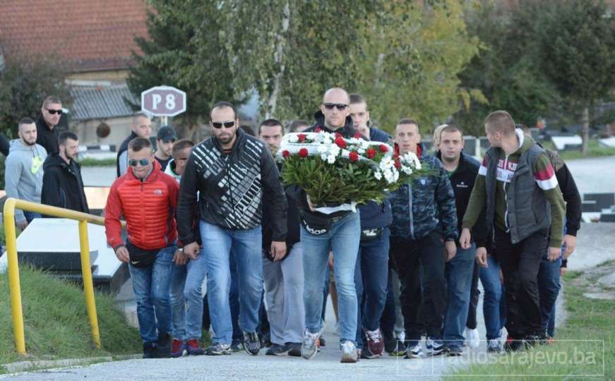 Horde zla na grobu Vedrana Puljića: Porodica i navijači traže pravdu