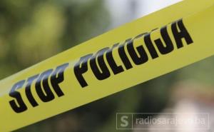 Jedna osoba poginula u slijetanju automobila s kolovoza