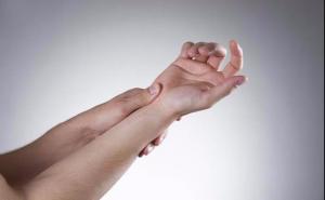 Ovu tačku treba pritisnuti da zaustavite mučninu i povraćanje