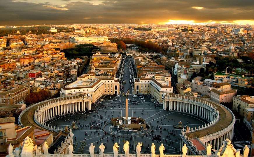 Kardinali u svađi: Za i protiv McDonaldsa u Vaticanu