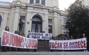 Pogledajte šta su studenti poručili na današnjim protestima 