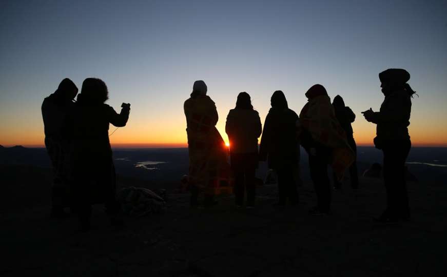 Nezaboravni prizori izlaska i zalaska sunca na planini Nemrut 