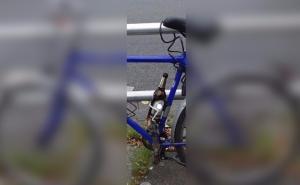 Ovakvog biciklistu niste vidjeli: Vozio pijan, s pivom na držaču