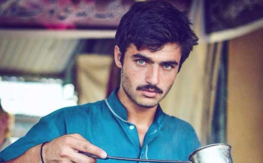 Od trnja do zvijezda: Pakistanski prodavač čaja postao maneken