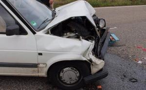 Golf sletio s ceste: Poginuo vozač
