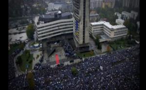 Sarajevom kročile kolone građana zbog dženaze Aliji Izetbegoviću