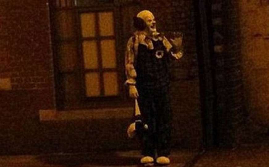Policija lovila klauna, pronašli torbu sa sumnjivim predmetima 