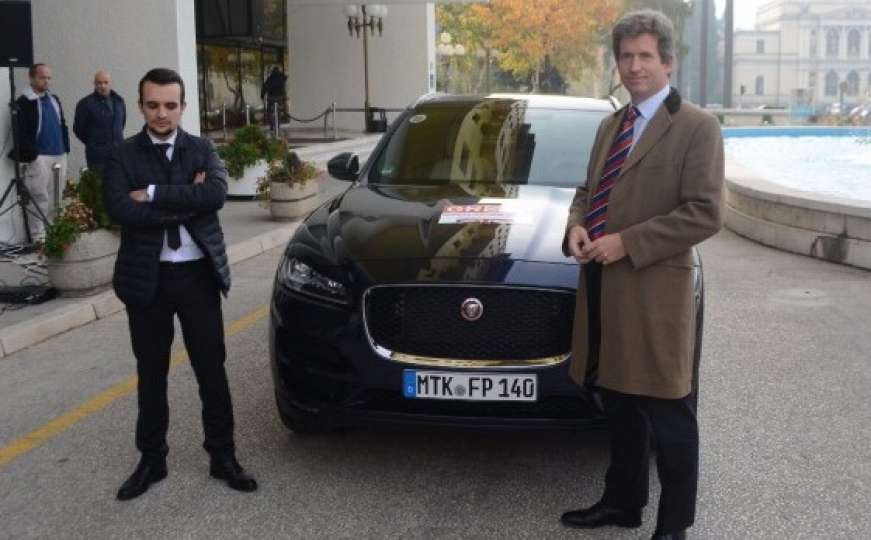 Sarajevo: Britanski ambasador Ferguson provozao Jaguara