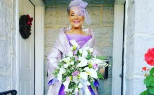 Predivna baka u neobičnoj vjenčanici osvaja internet