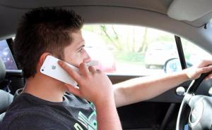 Izazvao sudar: Bosanac vozio i kucao na mobitel