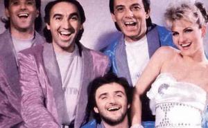 "Kao nekad poljubi me nježno, za ona dobra, dobra, dobra stara vremena... "