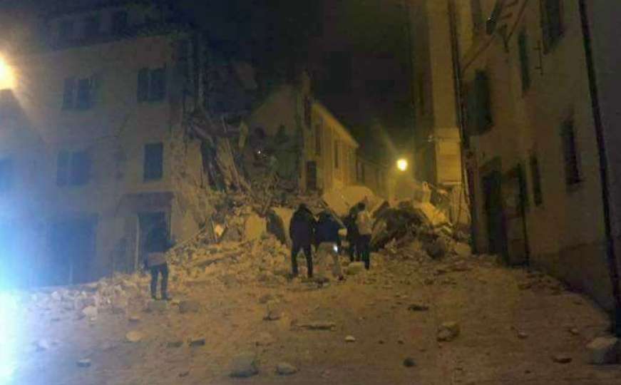 Tri zemljotresa u Italiji: Uništene zgrade, više ranjenih, jedno mrtvo...