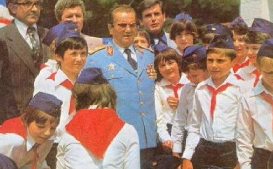 Ustavni sud: Odijevanje školske djece u 'Titove pionire' je protivzakonito