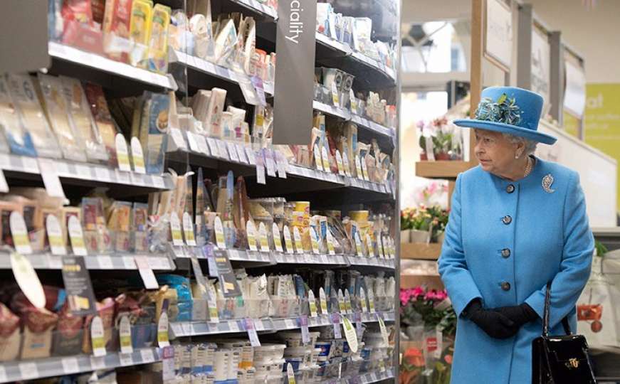 Niko nije mogao vjerovati da vidi kraljicu Elizabetu u supermarketu